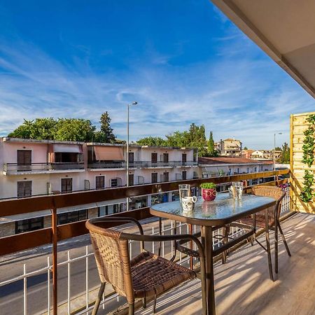 Mantouki Luna Solari Apartment מראה חיצוני תמונה