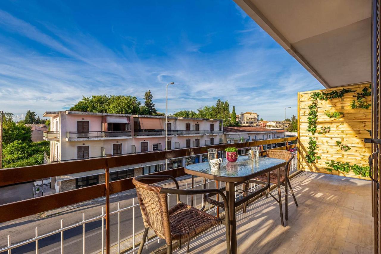 Mantouki Luna Solari Apartment מראה חיצוני תמונה