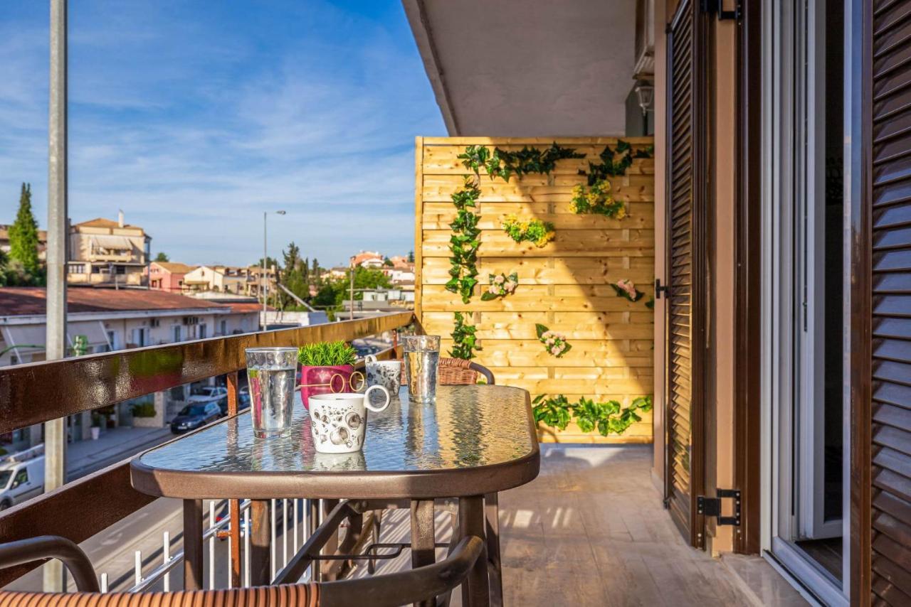 Mantouki Luna Solari Apartment מראה חיצוני תמונה