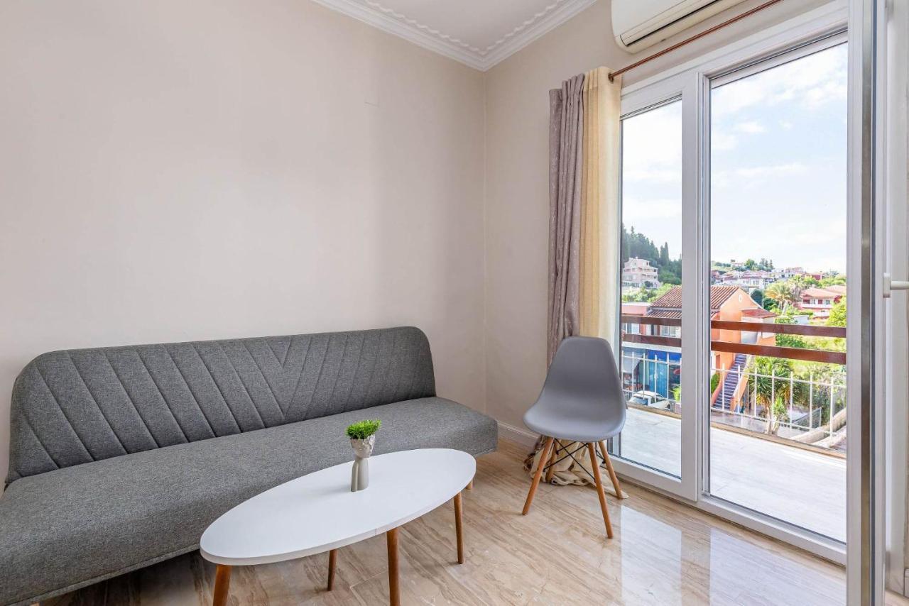 Mantouki Luna Solari Apartment מראה חיצוני תמונה